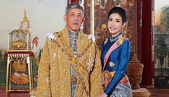 amanteoficial - Após coroar amante, Rei da Tailândia retira privilégios de 'concubina real' por ser 'ingrata e ambiciosa'