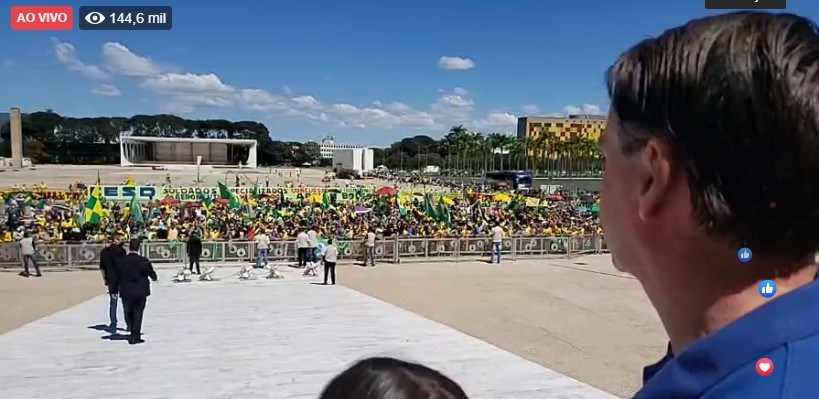 Bolsonaro manda recado: 'Faremos cumprir a Constituição e ela será cumprida a qualquer preço', diz em manifestação no Planalto; VEJA VÍDEO BOLSONARO MANIFESTAÇÃO 2 - Bolsonaro manda recado: 'Faremos cumprir a Constituição e ela será cumprida a qualquer preço', diz em manifestação no Planalto; VEJA VÍDEO