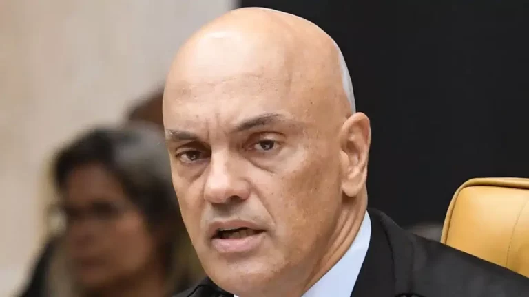 Moraes autoriza visita de assessor de Trump a Bolsonaro na Papudinha