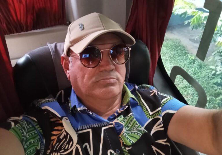 Um Desafio em Tempos de Superfaturamento Hoteleiro   (Hélio Costa.)