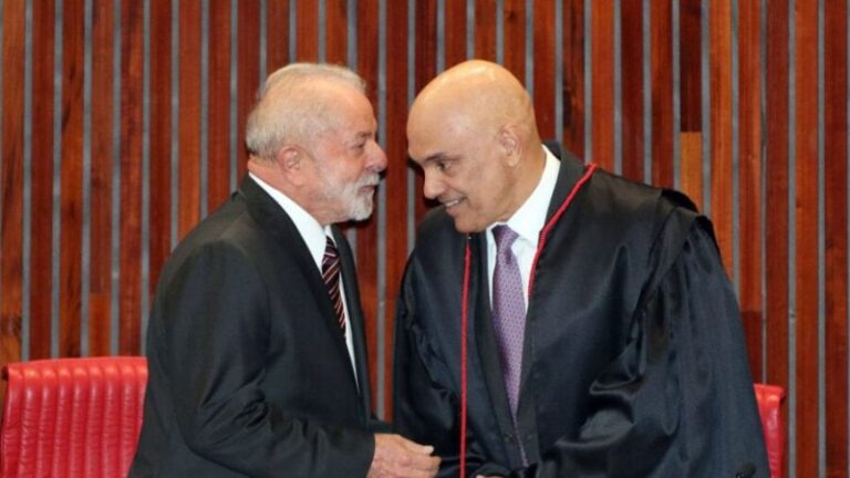 Lula diz que Moraes ‘garante democracia’ e pede impeachment de bolsonaristas