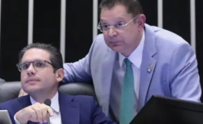 É LÁ E LOU – Hugo Motta rompe com líder do PL após já ter rompido com líder do PT