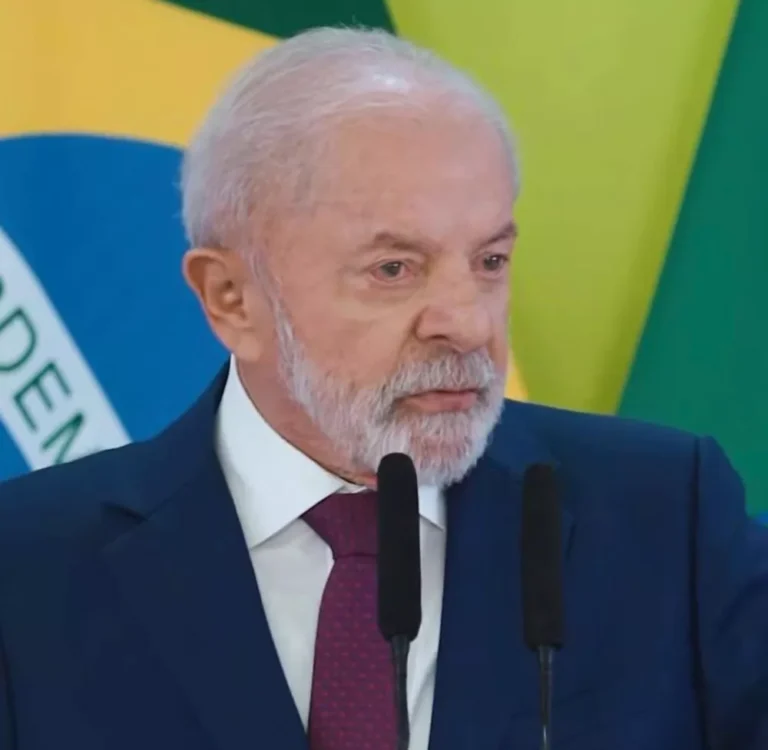 Lula nega acordo para aprovar PL da Dosimetria e diz que vetará projeto