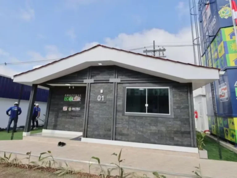 Governo lança casas de plástico reciclado que ficam prontas em até cinco dias e geram renda para catadores