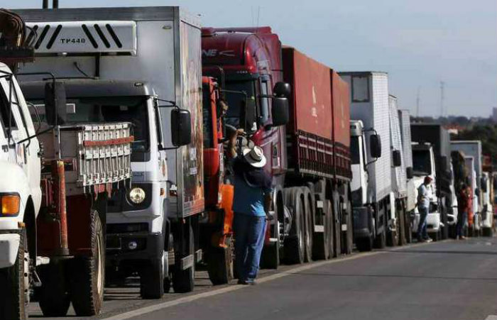 Brasil corre risco de apagão logístico por falta de caminhoneiros