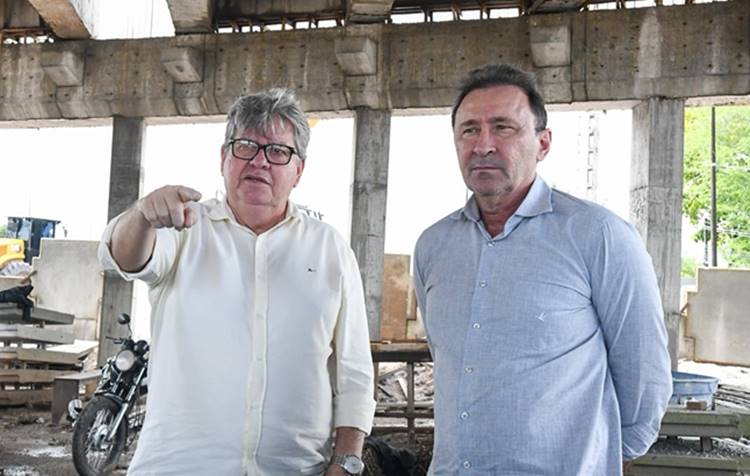 João Azevêdo reforça nome de Deusdete para vaga de Nominando Diniz no TCE