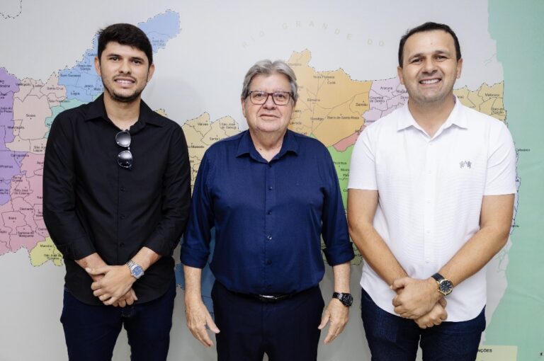 Prefeito e vice de Bernardino Batista ressaltam sentimento de gratidão do povo a João Azevêdo pelas obras no município