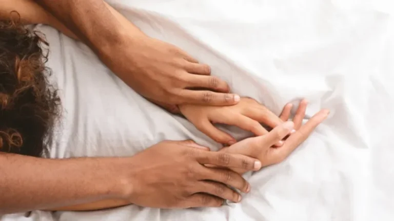 FIM DO CELIBATO?! Confira posições fáceis para quem está retomando a vida sexual