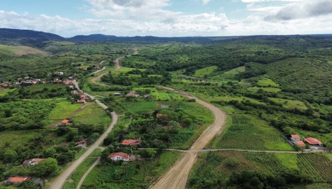 DER inicia obras de pavimentação de estrada entre os distritos de Galante e Ligeiro, na região de Campina Grande