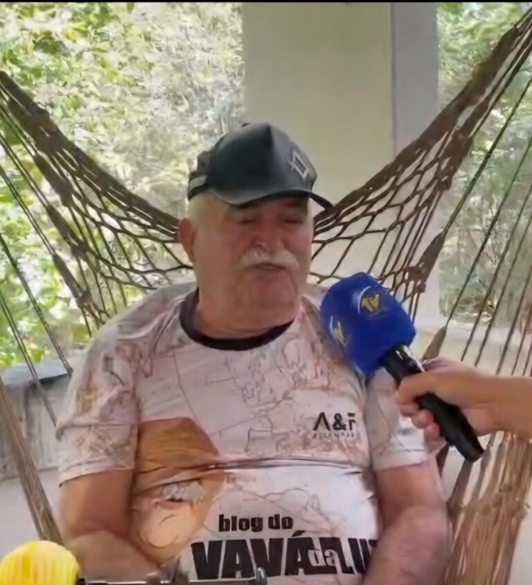 A mão que afaga é a mesma que apedreja: Assim exponho minha tristeza!(Por Vavá da Luz)