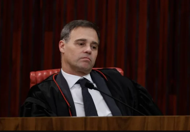 PF aponta estratégia de Mendonça no STF para favorecer anistia do 8 de Janeiro