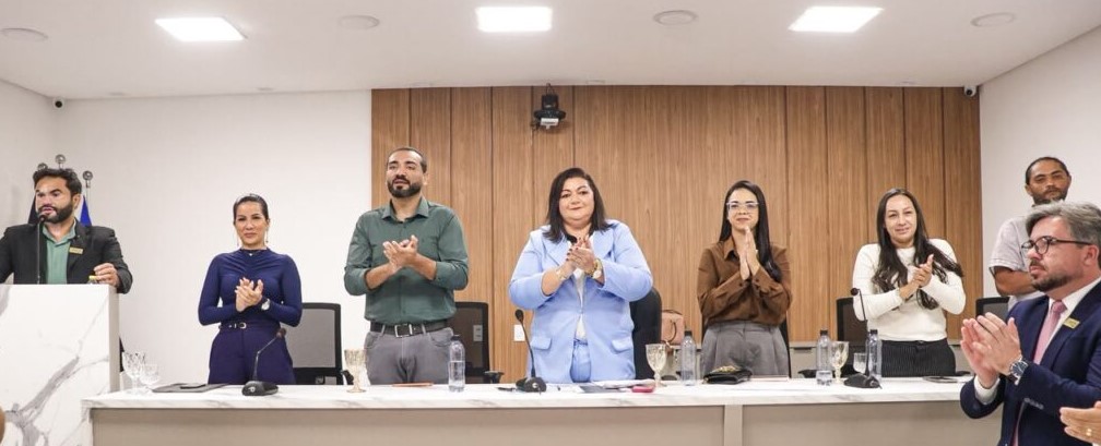 Presidente Rosa Nunes promove segunda sessão solene em reconhecimento aos professores aposentados de Ingá